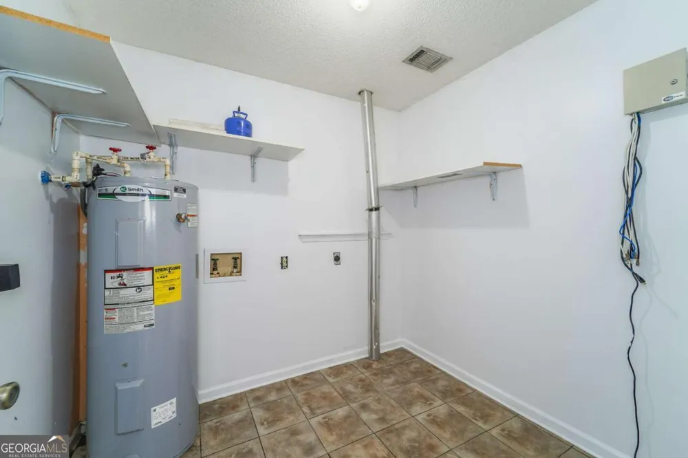301 Ridge LN Douglas, GA 31533