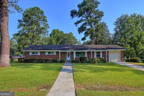 220 Holly AVE