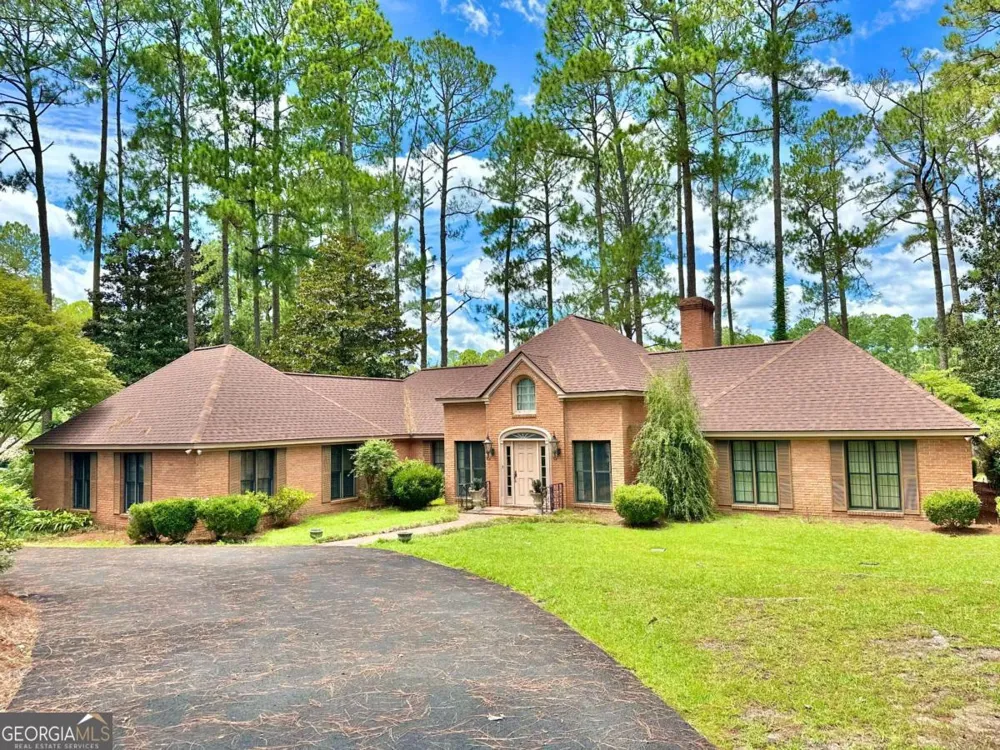 1236 7th AVE Eastman, GA 31023