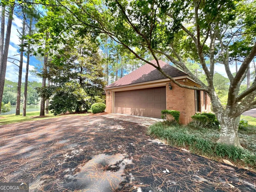1236 7th AVE Eastman, GA 31023