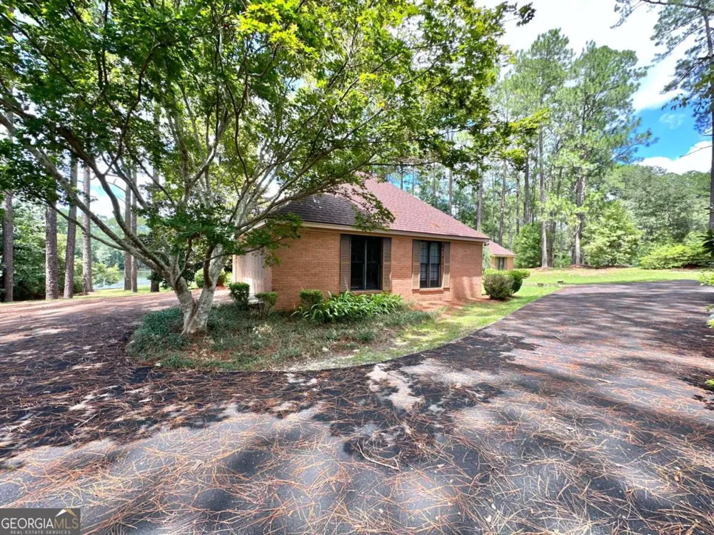 1236 7th AVE Eastman, GA 31023