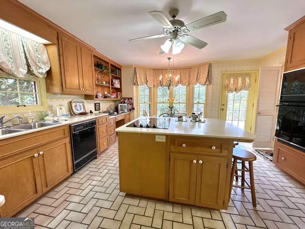 1236 7th AVE Eastman, GA 31023