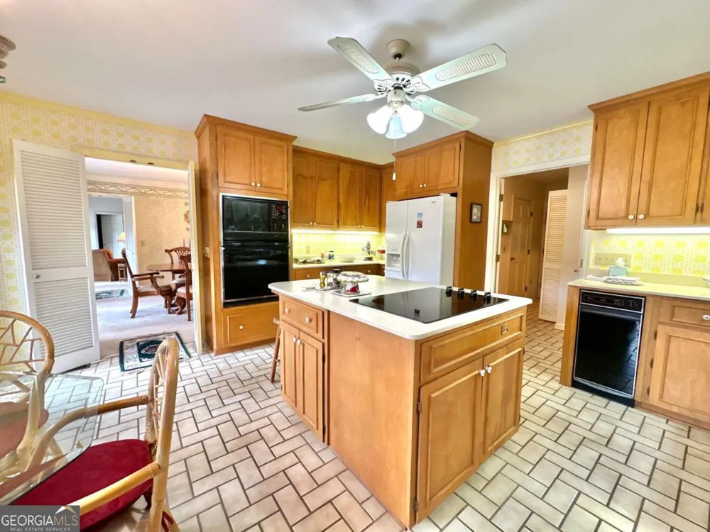 1236 7th AVE Eastman, GA 31023
