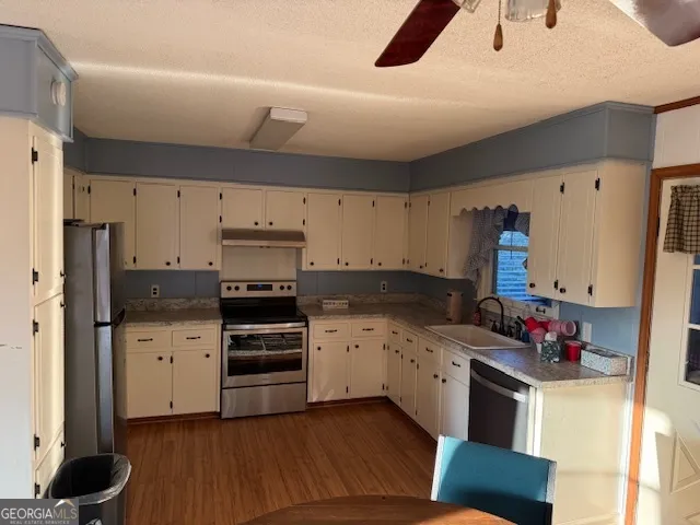 2355 Price RD Martin, GA 30557