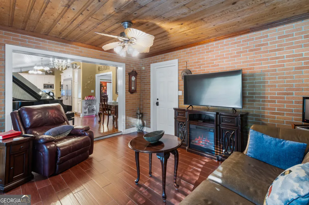 1208 Johnson RD Chickamauga, GA 30707