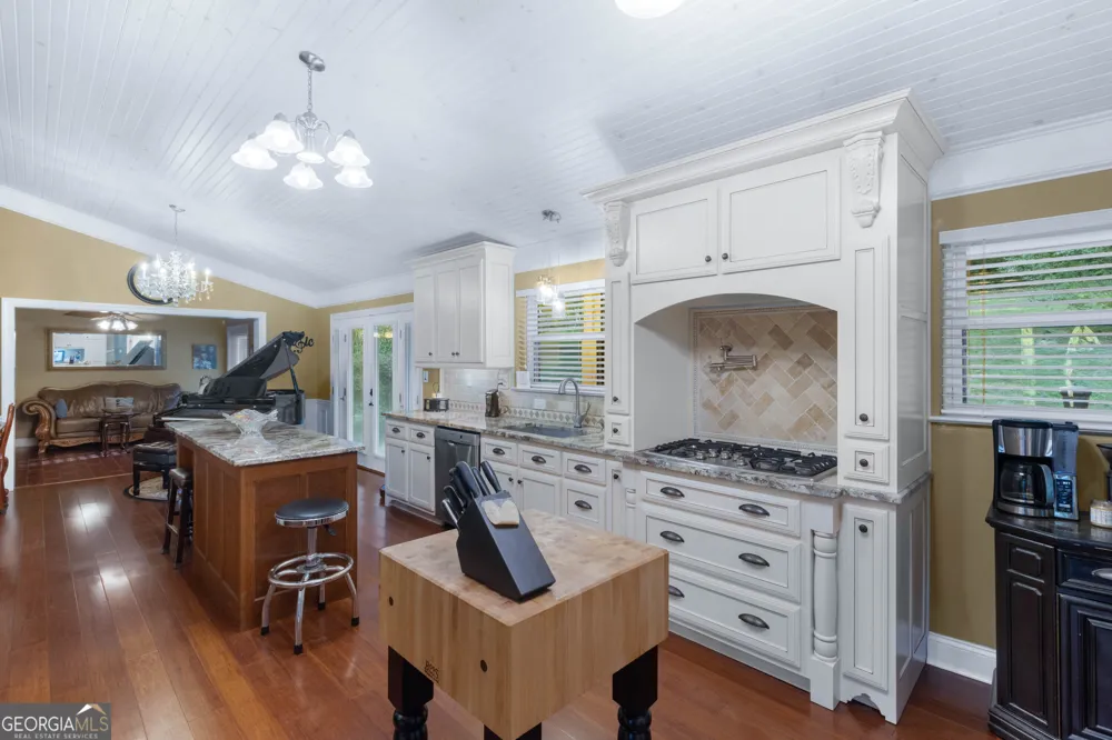1208 Johnson RD Chickamauga, GA 30707