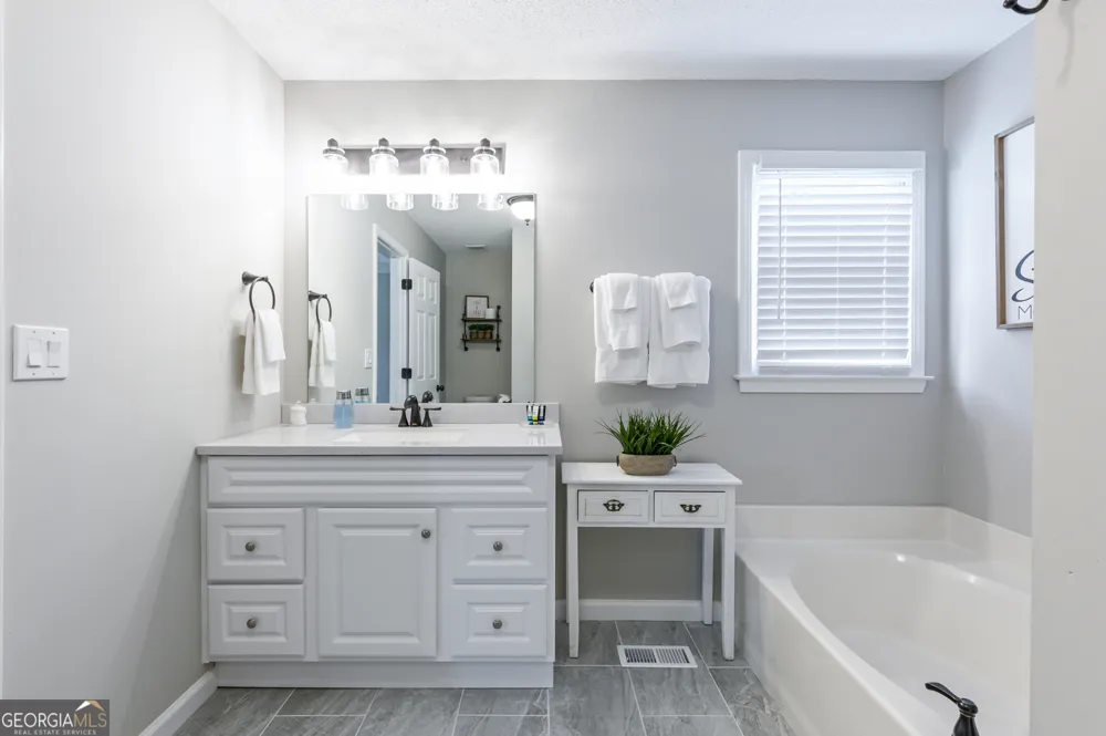 13 Windfield DR Cartersville, GA 30121