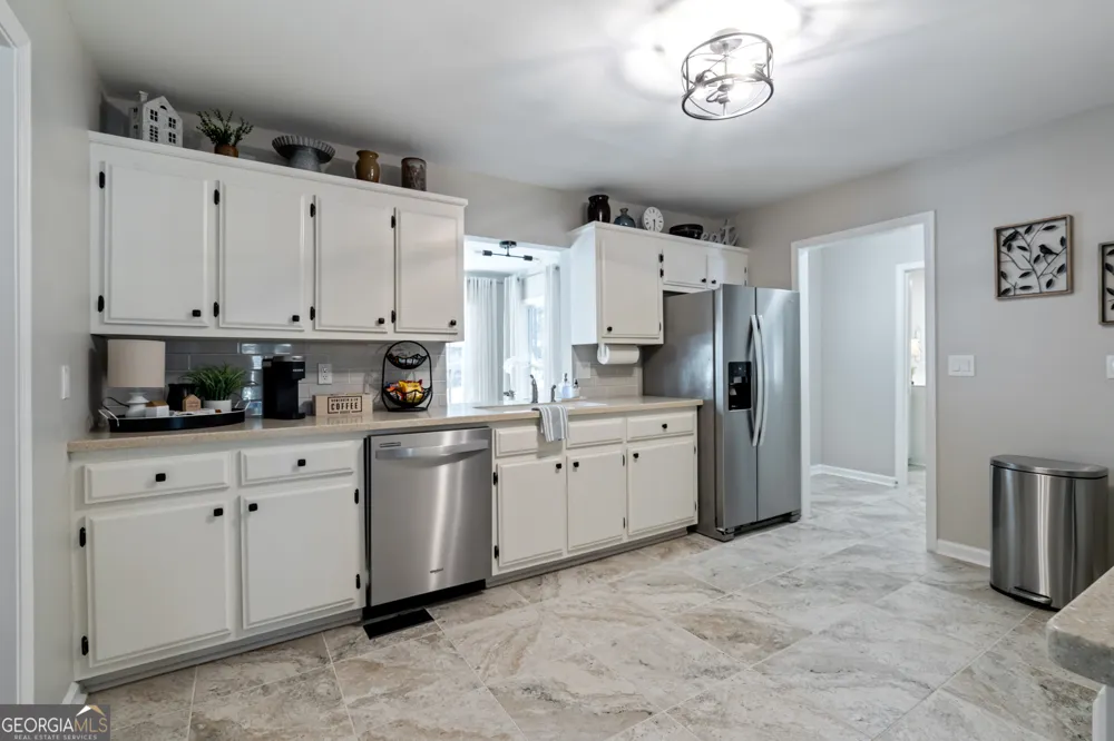 17 Rock Crest CIR SE Cartersville, GA 30121