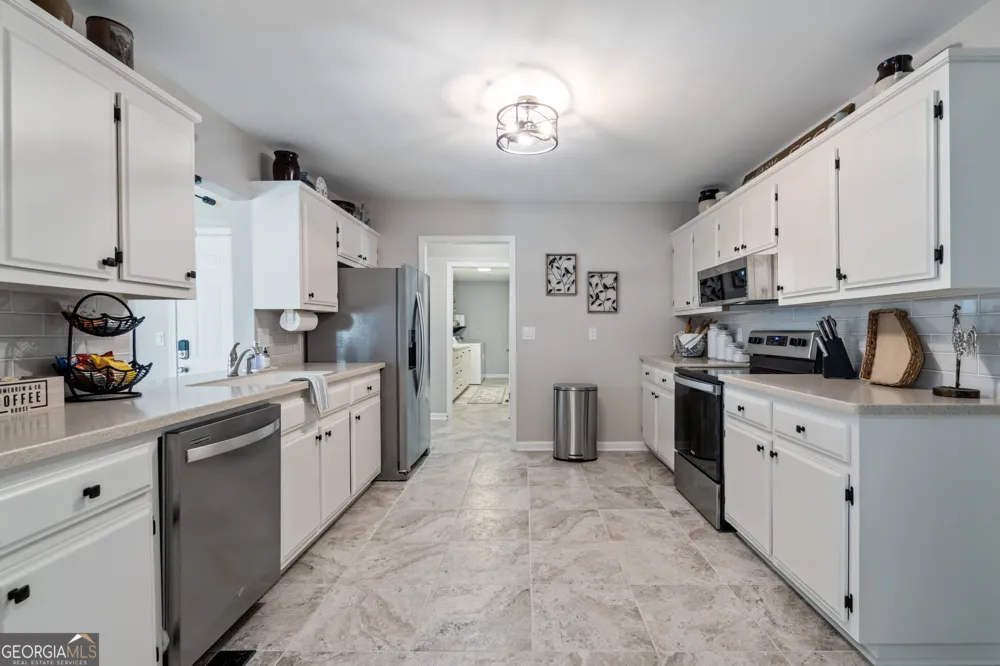 17 Rock Crest CIR SE Cartersville, GA 30121