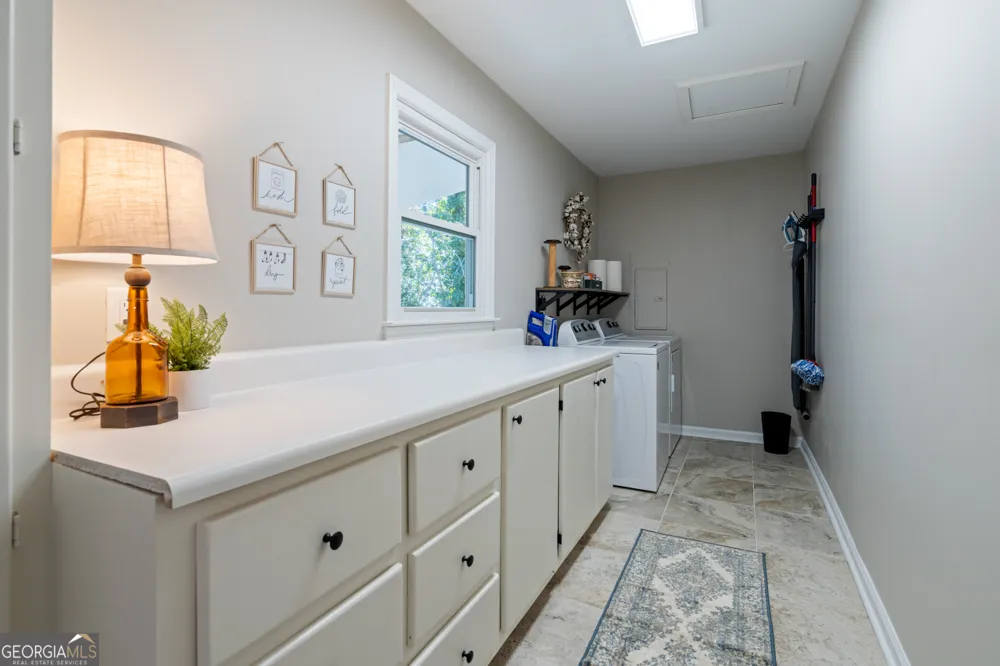 17 Rock Crest CIR SE Cartersville, GA 30121
