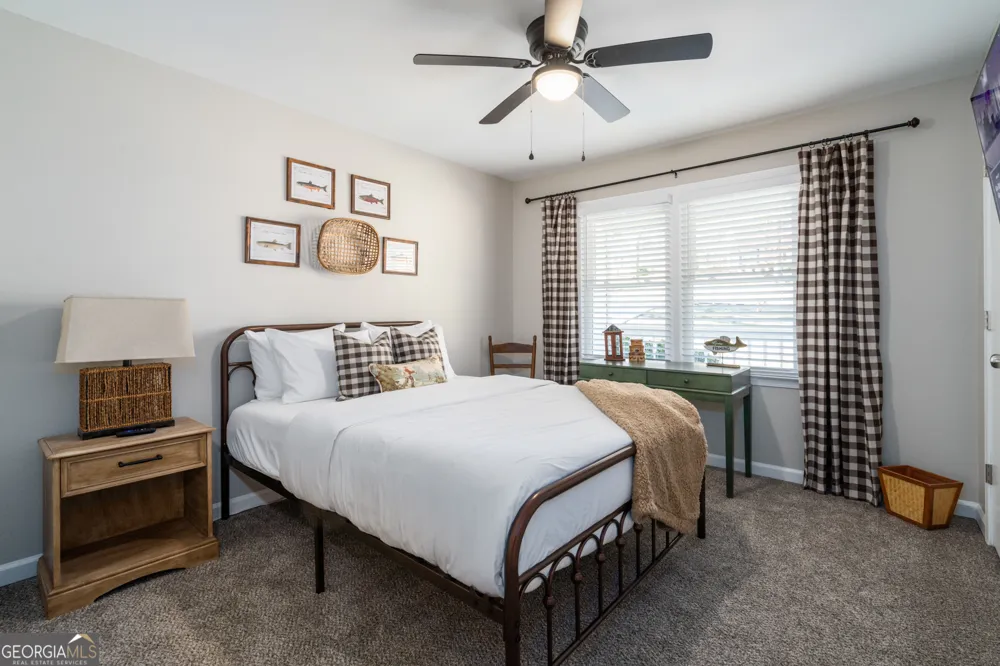 17 Rock Crest CIR SE Cartersville, GA 30121