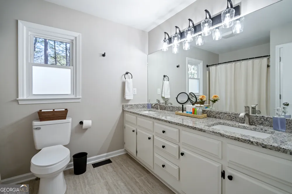 17 Rock Crest CIR SE Cartersville, GA 30121