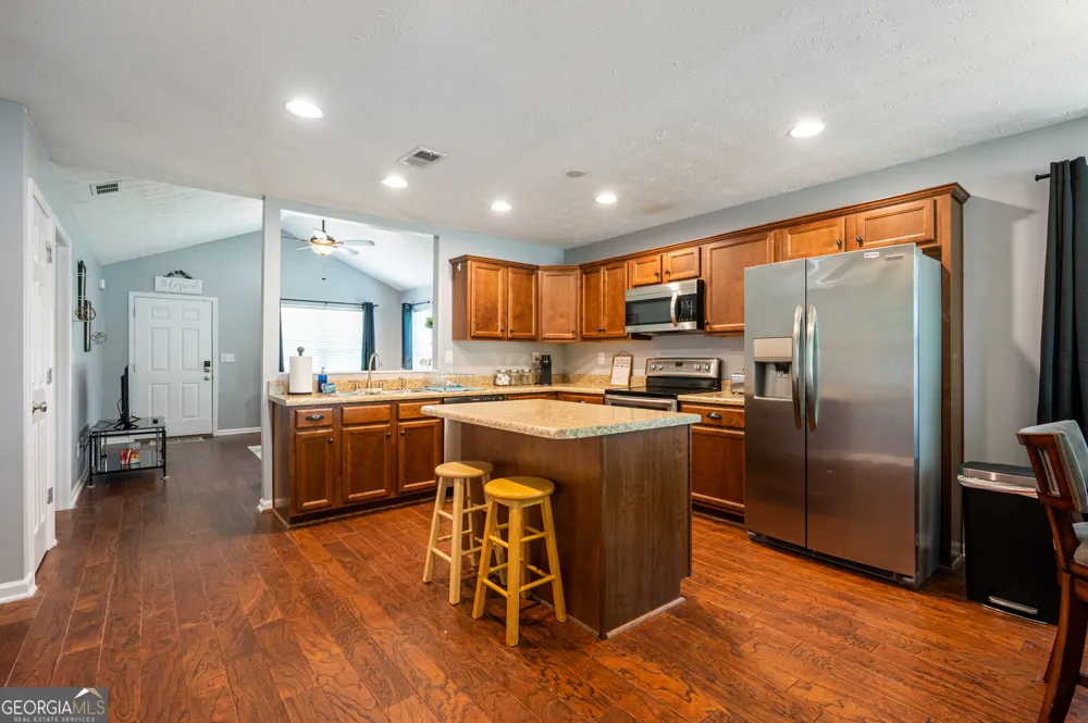 18 Larkspur LN Emerson, GA 30137