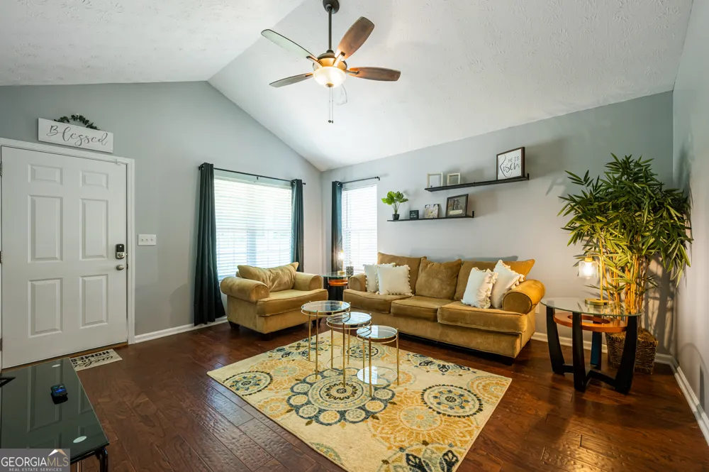 18 Larkspur LN Emerson, GA 30137