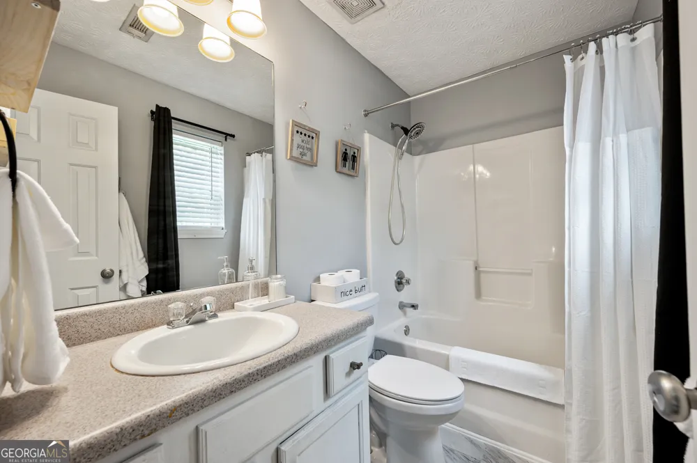 18 Larkspur LN Emerson, GA 30137