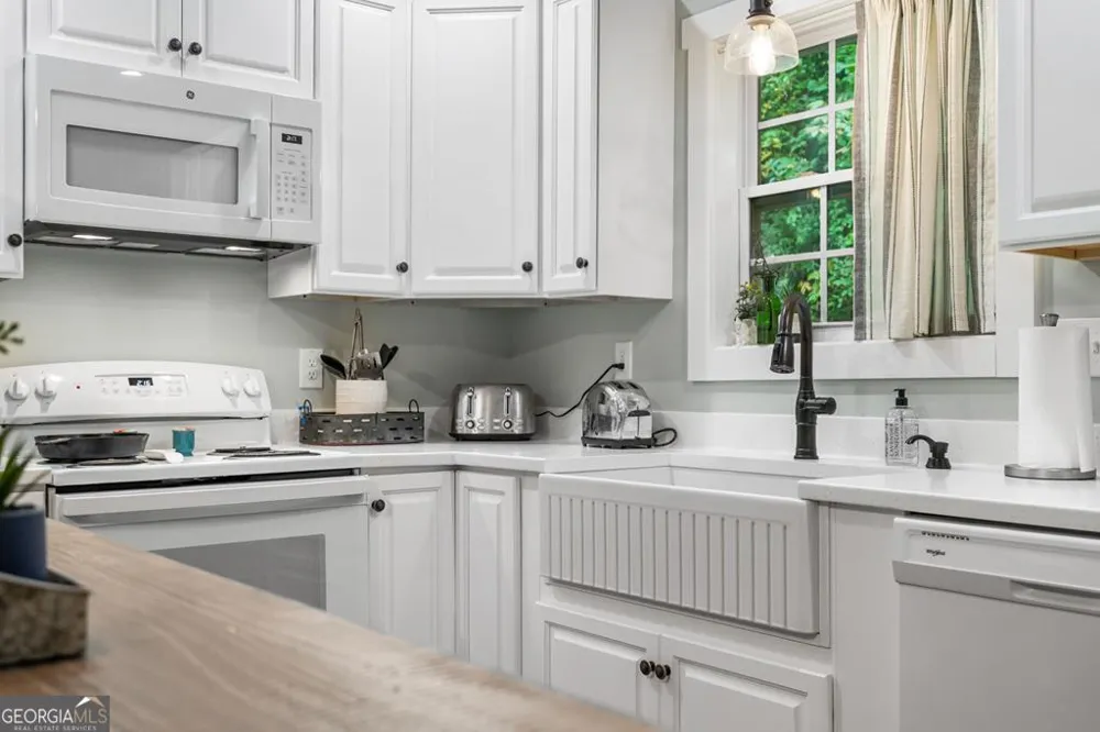 270 Hiawassee River RD Brasstown, NC 28902