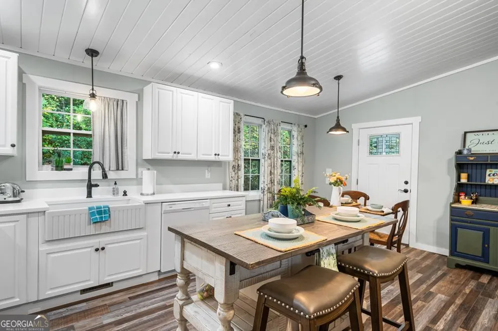 270 Hiawassee River RD Brasstown, NC 28902