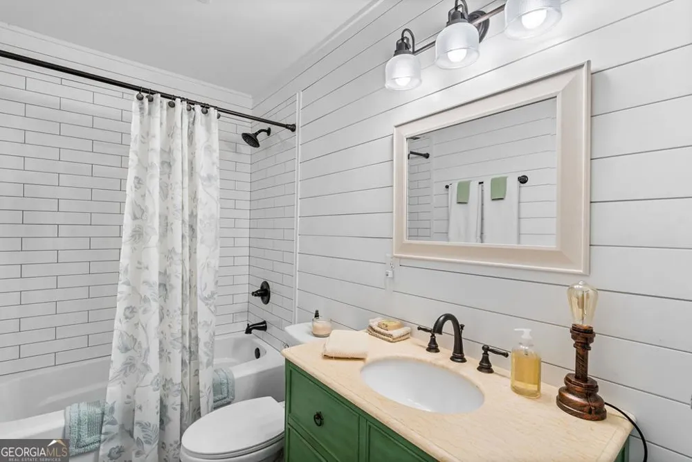 270 Hiawassee River RD Brasstown, NC 28902