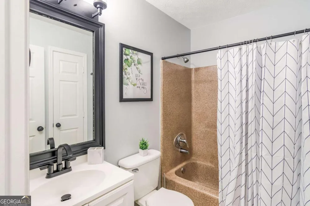 145 Mountain View CIR Covington, GA 30016