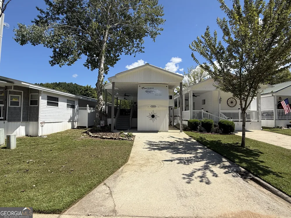4225 Riverbank RUN Hiawassee, GA 30546