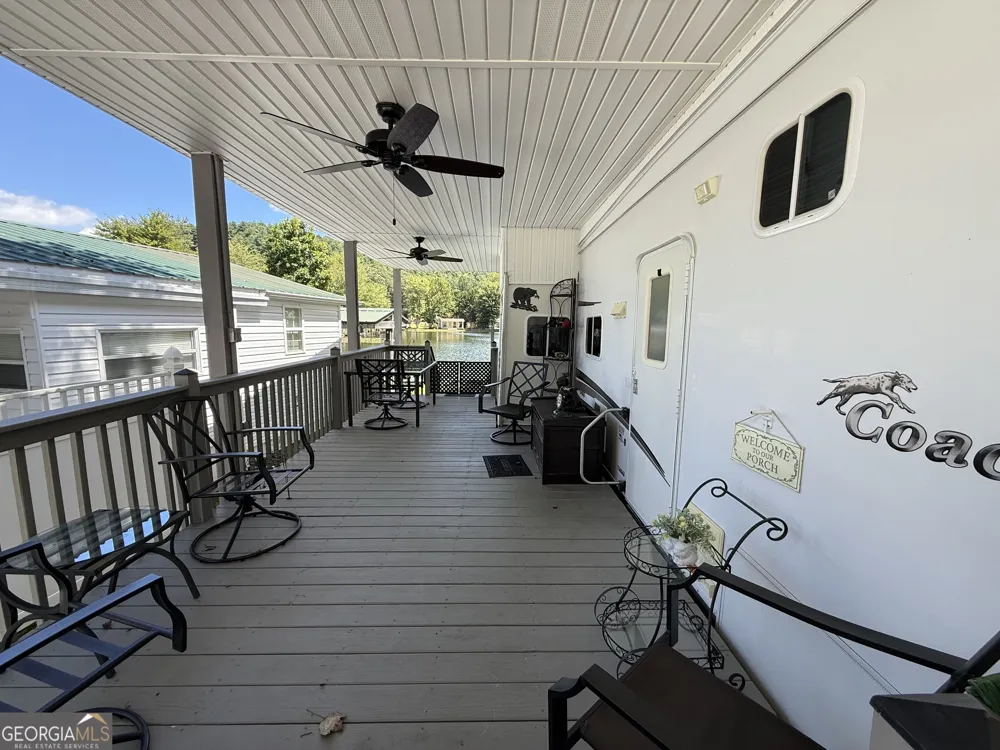 4225 Riverbank RUN Hiawassee, GA 30546