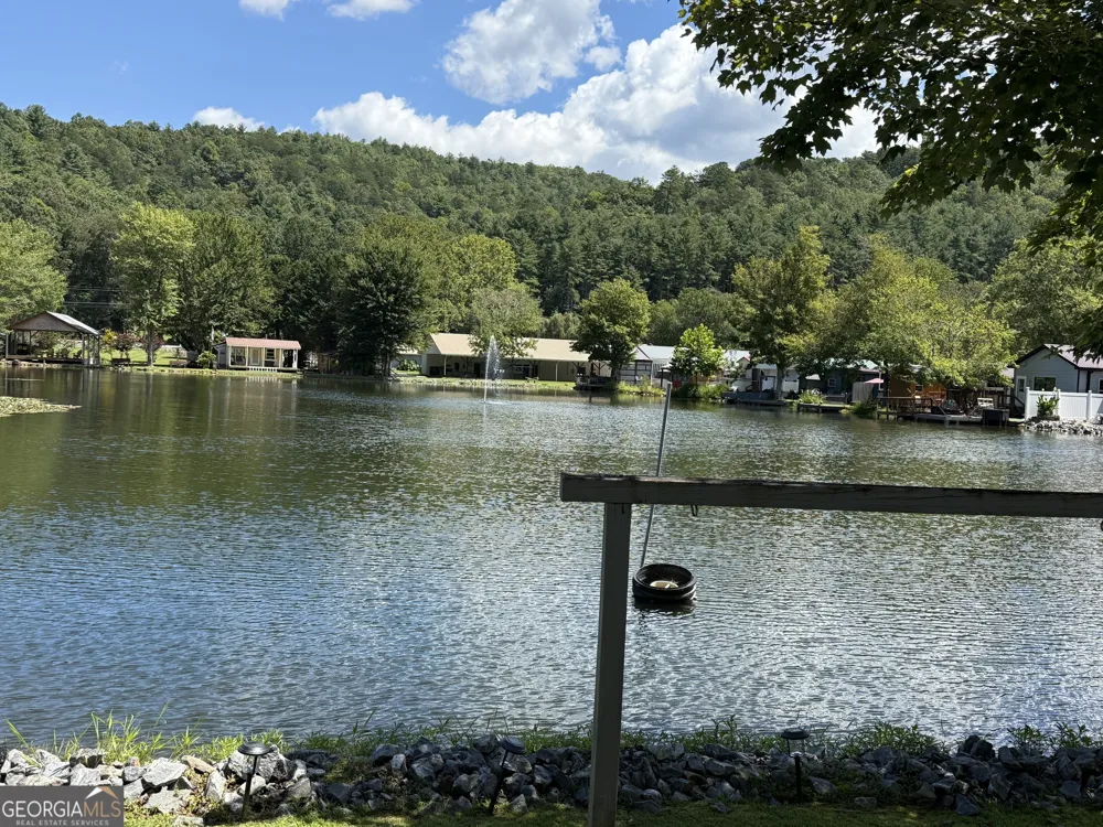 4225 Riverbank RUN Hiawassee, GA 30546
