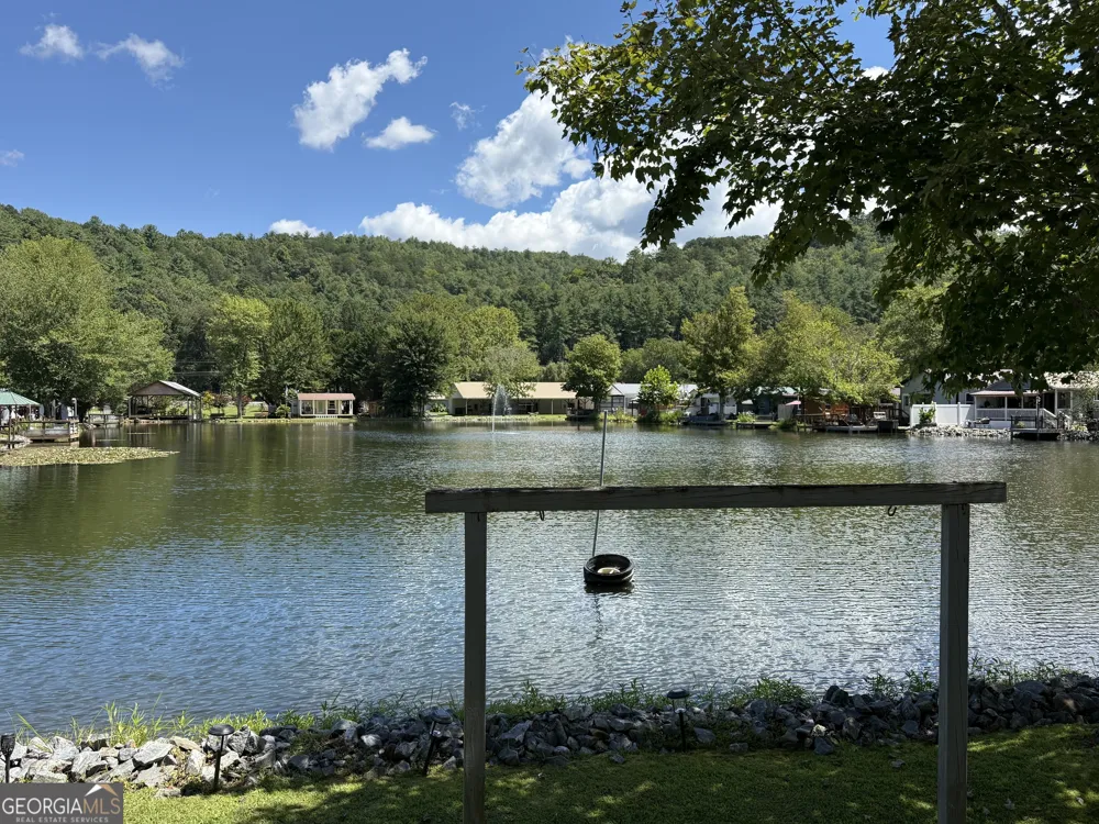 4225 Riverbank RUN Hiawassee, GA 30546