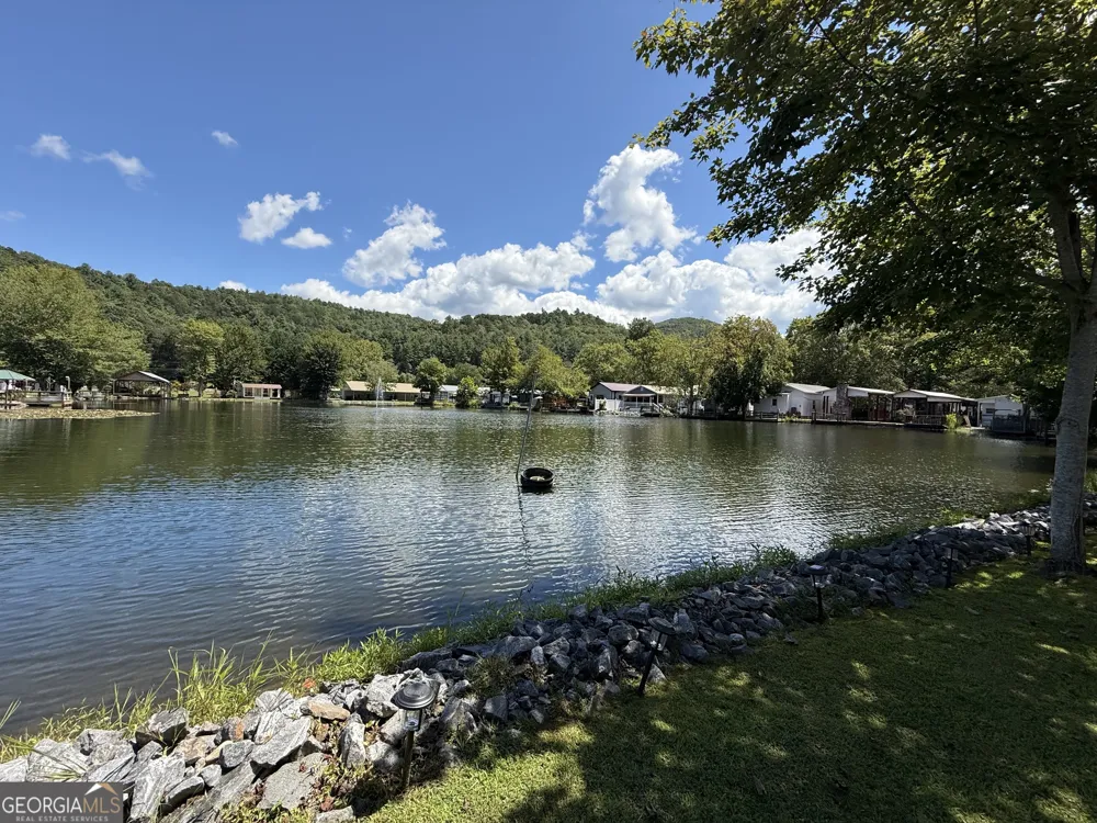 4225 Riverbank RUN Hiawassee, GA 30546