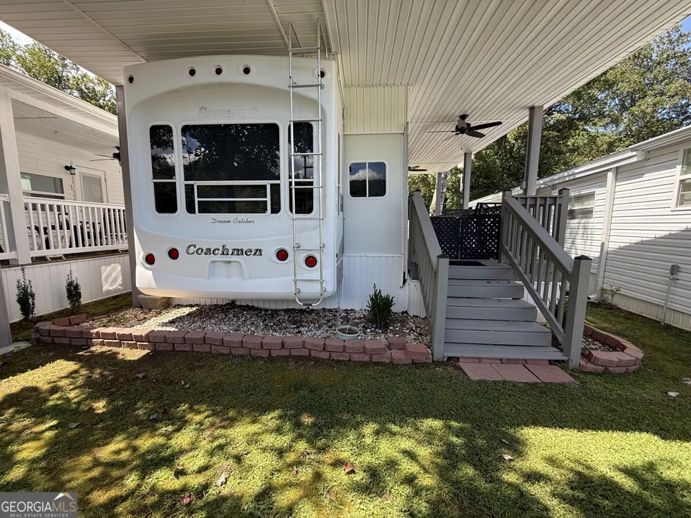 4225 Riverbank RUN Hiawassee, GA 30546