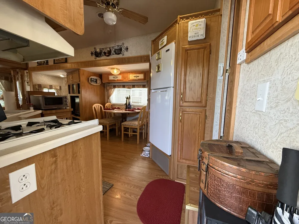 4225 Riverbank RUN Hiawassee, GA 30546