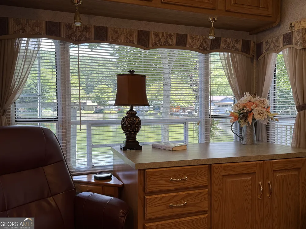 4225 Riverbank RUN Hiawassee, GA 30546