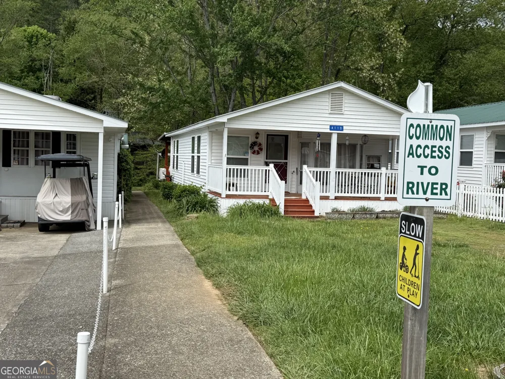4225 Riverbank RUN Hiawassee, GA 30546