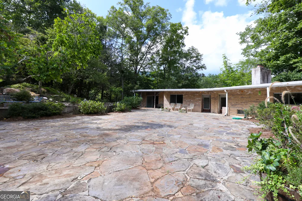120 Pinto LN Lakemont, GA 30552