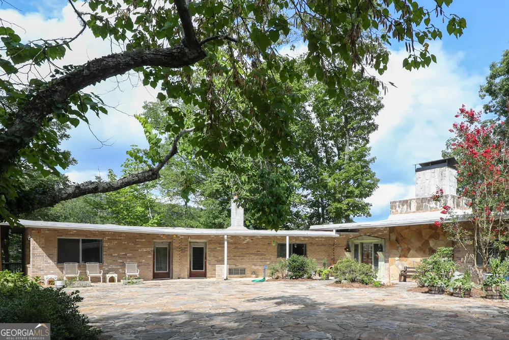 120 Pinto LN Lakemont, GA 30552