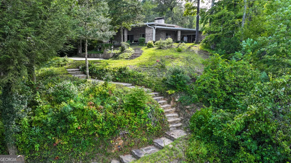 120 Pinto LN Lakemont, GA 30552