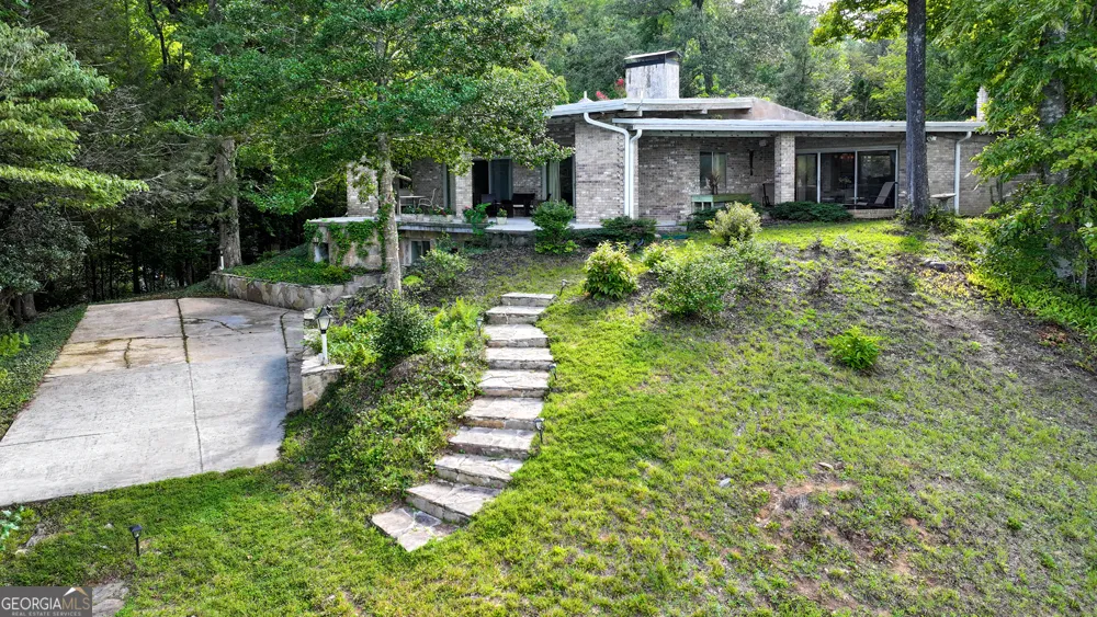 120 Pinto LN Lakemont, GA 30552