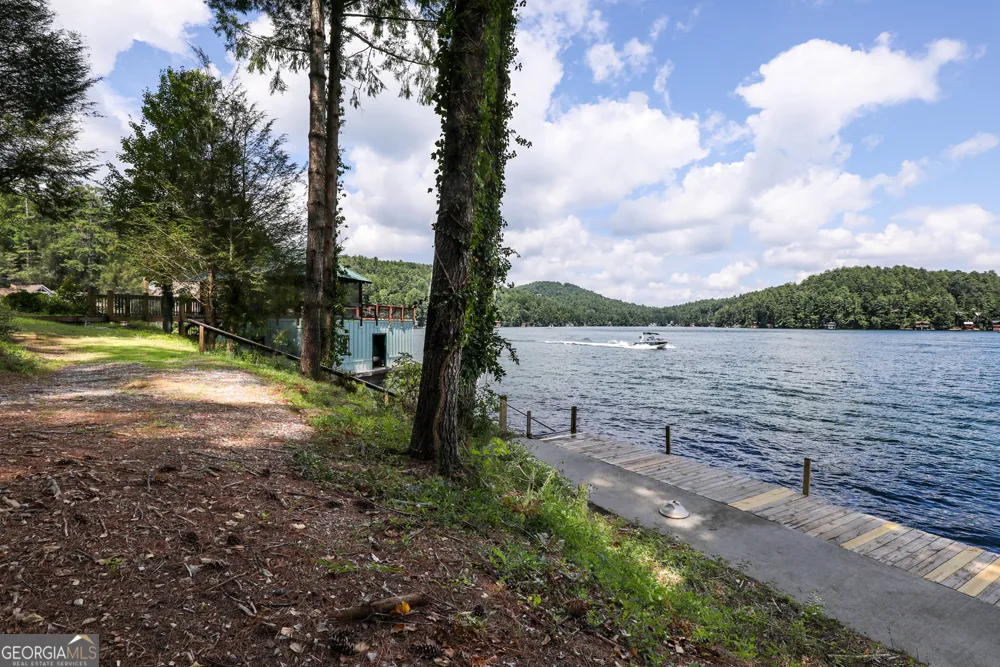 120 Pinto LN Lakemont, GA 30552