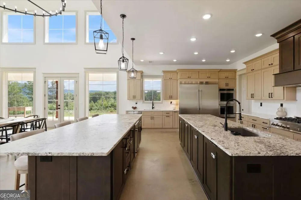 664 Wiggins RD Lyerly, GA 30730