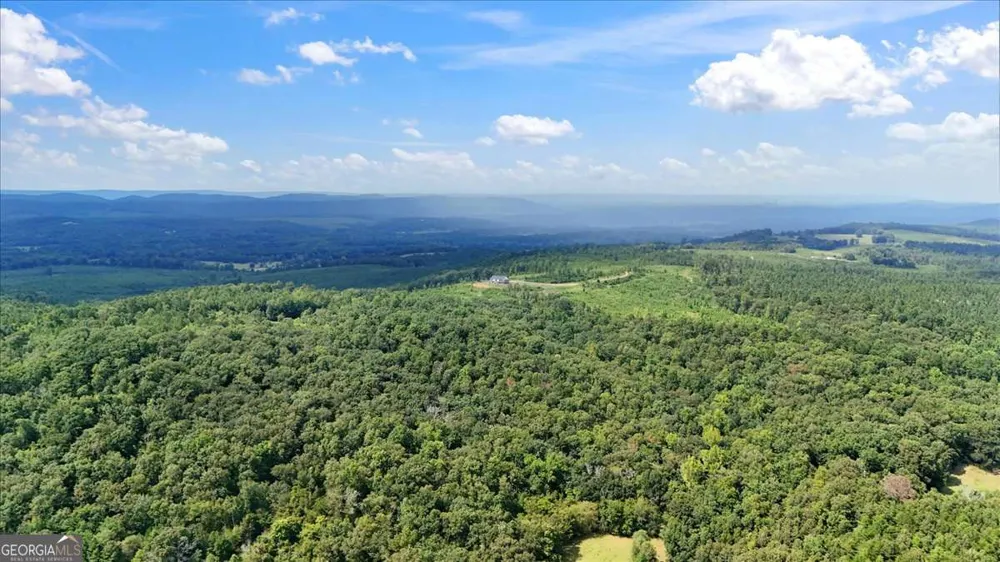664 Wiggins RD Lyerly, GA 30730