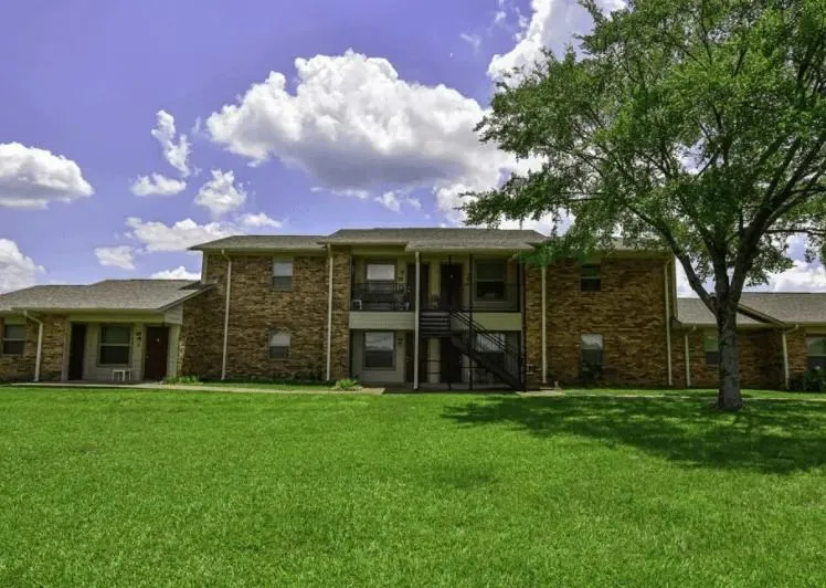 1301 W College St Canton, TX 75103