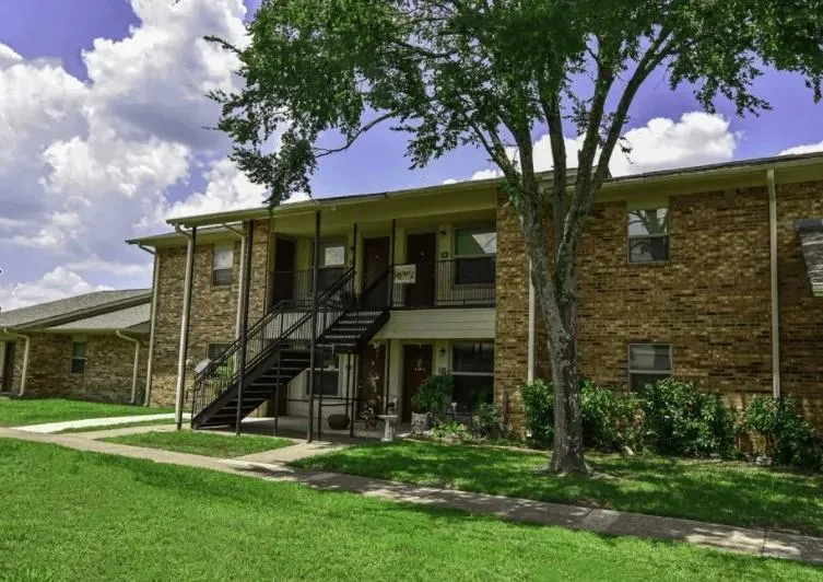 1301 W College St Canton, TX 75103