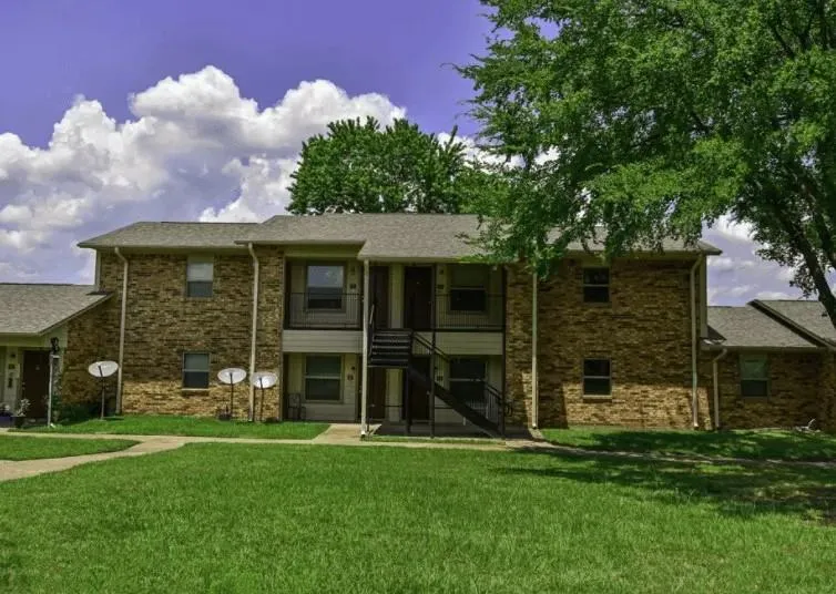1301 W College St Canton, TX 75103