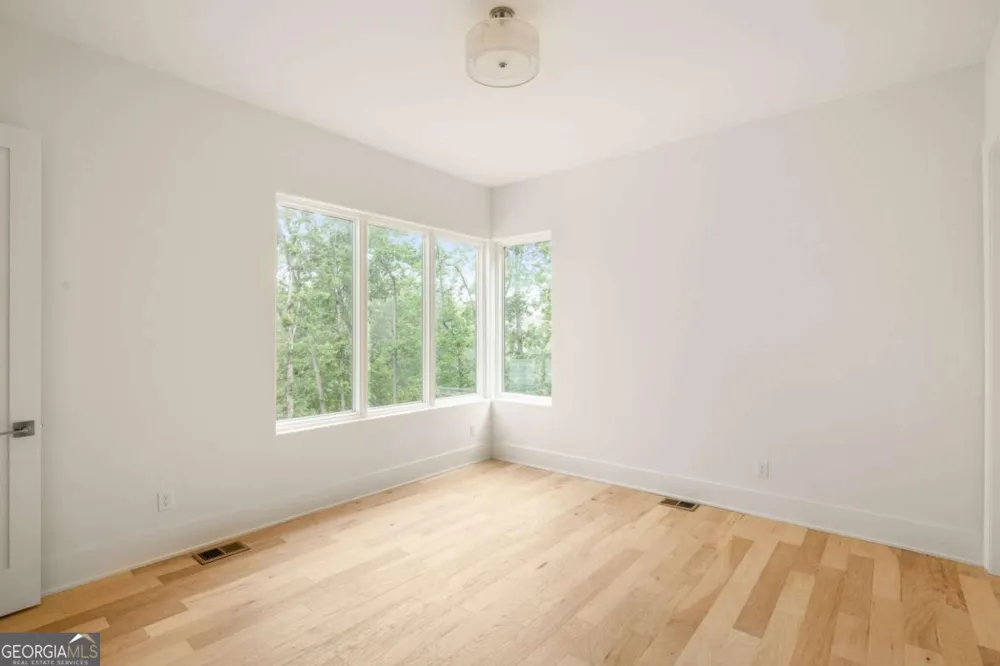 1064 Lupo LOOP Chattahoochee Hills, GA 30268