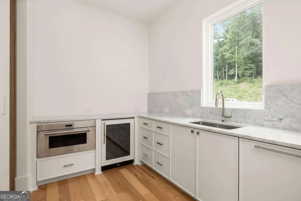 1064 Lupo LOOP Chattahoochee Hills, GA 30268