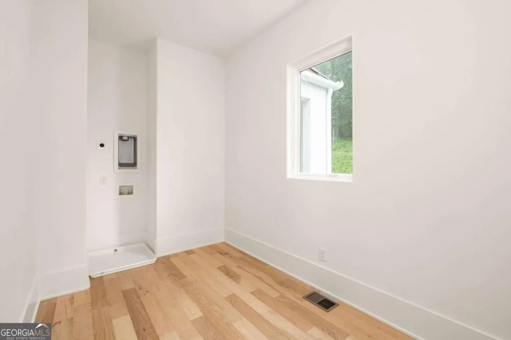 1064 Lupo LOOP Chattahoochee Hills, GA 30268