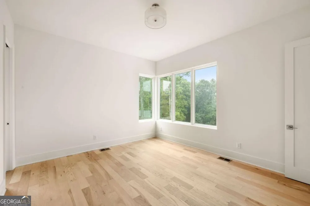1064 Lupo LOOP Chattahoochee Hills, GA 30268