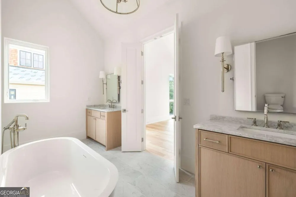 1064 Lupo LOOP Chattahoochee Hills, GA 30268