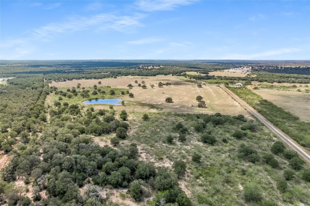 5637 Jeddo Road Waelder, TX 78959