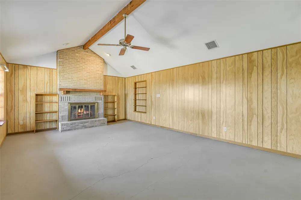 5637 Jeddo Road Waelder, TX 78959