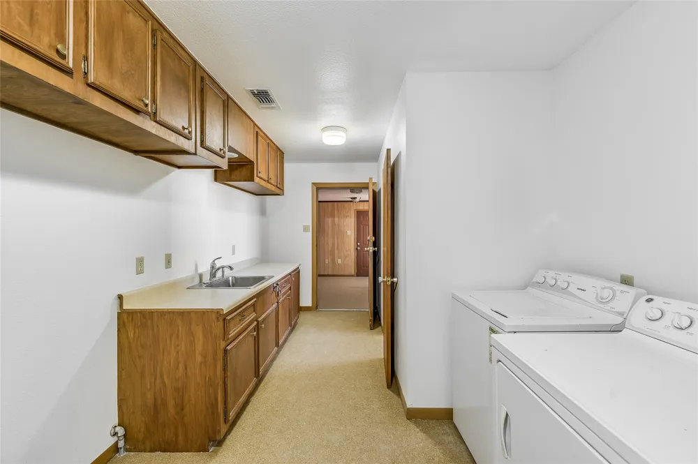 5637 Jeddo Road Waelder, TX 78959
